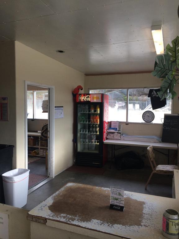 Hotel Lolo Hot Springs Extérieur photo