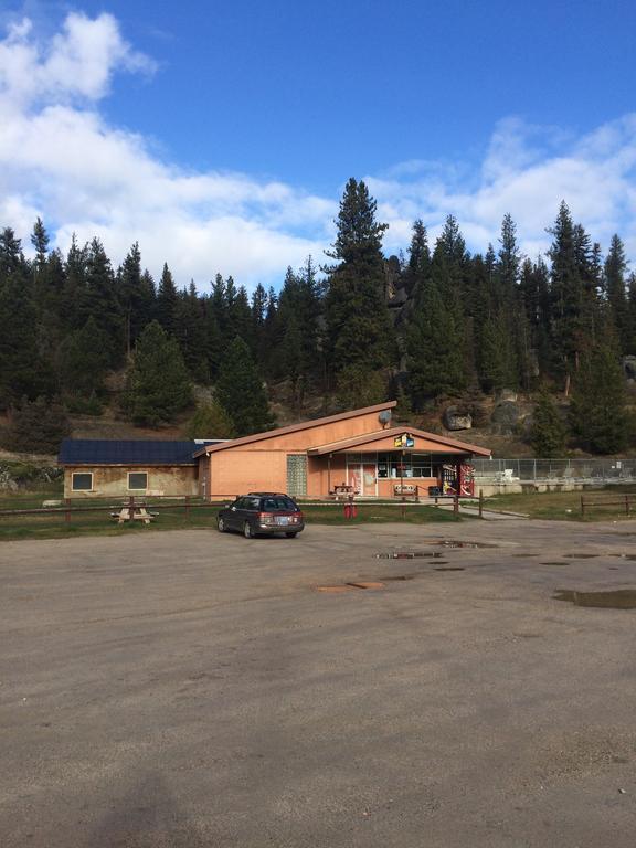 Hotel Lolo Hot Springs Extérieur photo