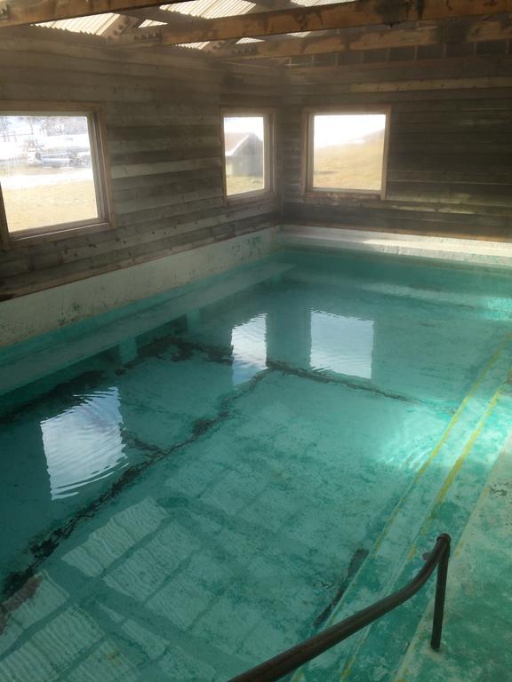 Hotel Lolo Hot Springs Extérieur photo